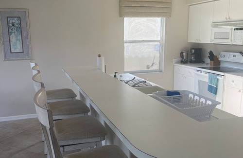 Falcons Glen House | Lely Resort 3BR/2Bath Home on Golf Course w/Community Pool & Hot Tub.