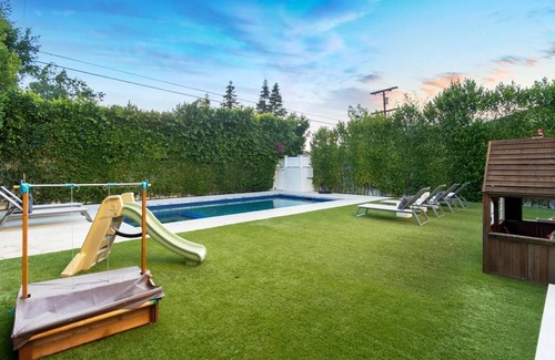 Sherman Oaks Villa | Lemona - Sherman Oaks Villa with Pool and Office