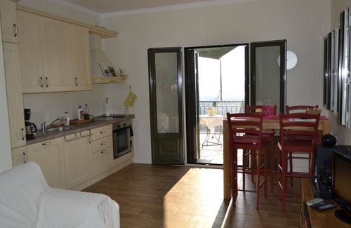 Apolpaina Apartment | Lemoni 65 m² 2x terraces sea view /city view WiFi 2x WC´s climate NEW pool SALZ