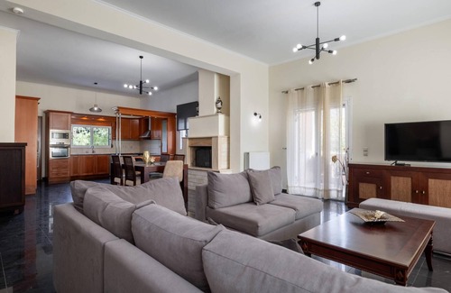 Kalamaki Villa | Leone Luxury Villa Georgia