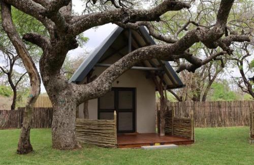 Thorny Bush Game Reserve Cabin | Leopard's Bend Bush Lodge