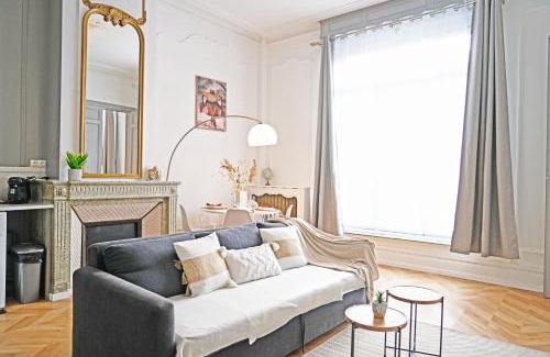 Valenciennes Apartment | LeRelaisdOdile1 - Appart Luxe - Idéal Couple & PRO - Hyper Centre - Valenciennes - Tramway - ParkingPossible - Entrée Autonome