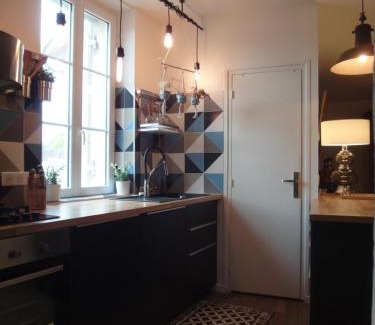 Les Eyzies Apartment | Les appartements d artiste de la Villa du 15 - Restaurant La Maison - piscine chauffée