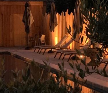 Les Eyzies Apartment | Les appartements d artiste de la Villa du 15 - Restaurant La Maison - piscine chauffée