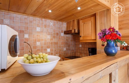 Notre-Dame-de-Bellecombe House | LES BARONY - LE BOUZA