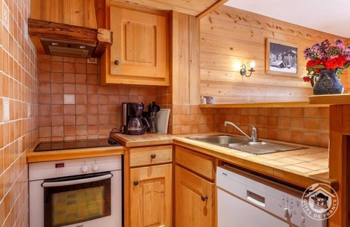 Notre-Dame-de-Bellecombe House | LES BARONY - LE BOUZA