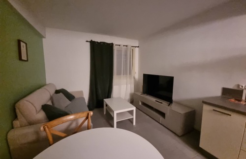 Greoux-les-Bains Apartment | Les bains de Provence 150 m thermal baths Ideal location