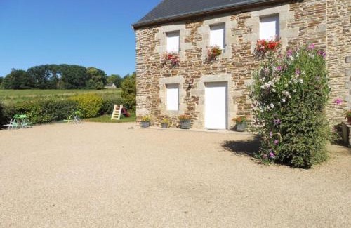 Saint-Thelo House | Les cerisiers
