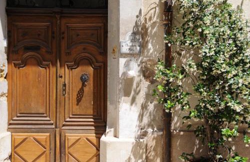 Cucuron House | Les Chambres De Charlotte