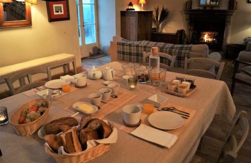 Chambroutet Bed & Breakfast | Les Chambres du Logis du Chatelier