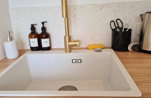 Dalby Apartment | Les Chevrons : Charme de L'ancien et Modernité