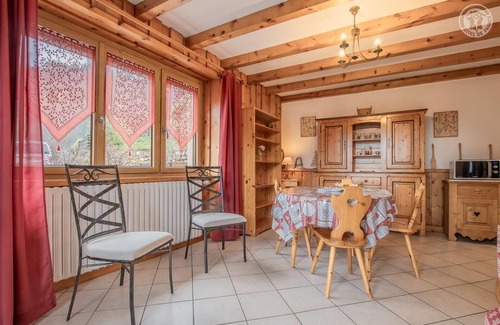 Saint-Pancrace House | LES Deux Chemins - St-pancrace