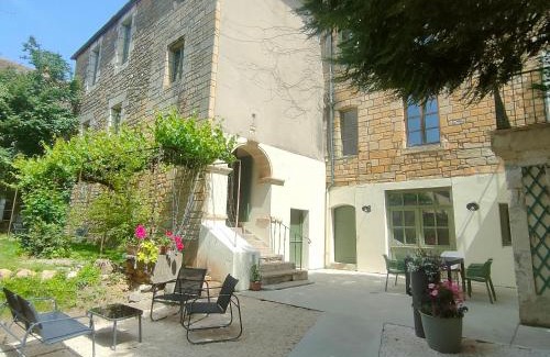 Gourdon Apartment | Les Epingliers - Le Clos Lacam, centre ville, dog friendly