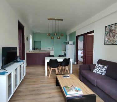 Gourdon Apartment | Les Epingliers - Le Clos Lacam, centre ville, dog friendly