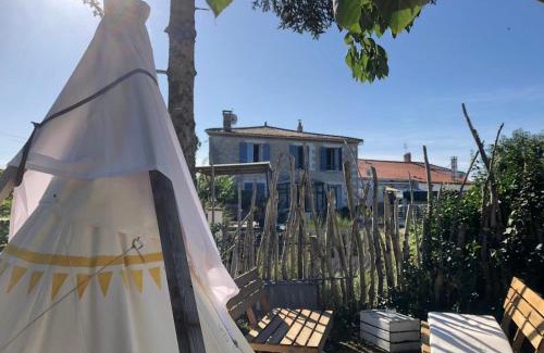 Barzan House | Les Flots De Ma Vie Chambres D Hotes et tipi Florence Et Virginie Gossin