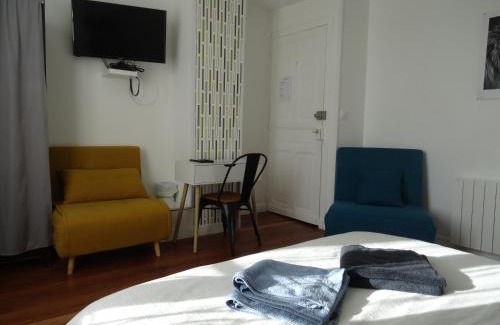 Barzan House | Les Flots De Ma Vie Chambres D Hotes et tipi Florence Et Virginie Gossin