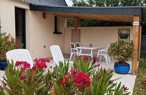 Neant-sur-Yvel House | Les Gîtes de la Morinière - Brocéliande: The Little House on the Prairie
