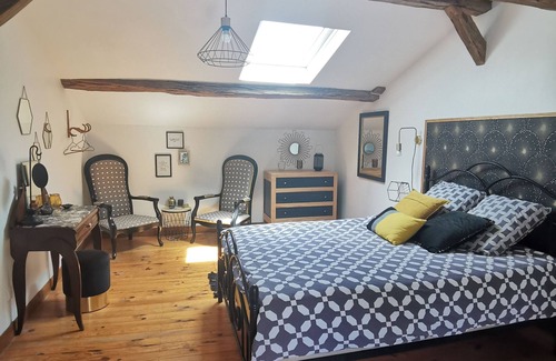 Rom House | Les Gîtes de La Roche Élie Chez Léonie