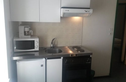 Camares House | Les Gîtes du Rougier: Green vacations for all! Swimming pool, tennis court and wifi