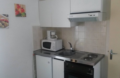 Camares House | Les Gîtes du Rougier: Green vacations for all! Swimming pool, tennis court and wifi