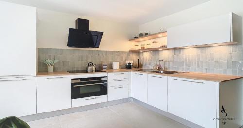 Le Cannet Apartment | Les Genêts - 2 chambres - Terrasse - Climatisé