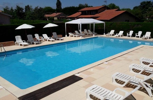 Eugenie-les-Bains Apartment | Les Genêts (T2 duplex) with swimming pool