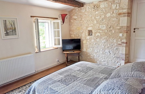 Villegouge House | Les Jardins de Camelot