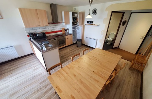 Besse-et-Saint-Anastaise Apartment | Les Jonquilles - Apartment for 8 people with garden and 3 bedrooms