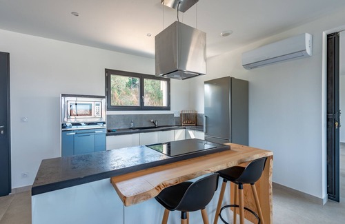 Bessas House | Les Lauriers Roses - Maison climatisée avec piscine