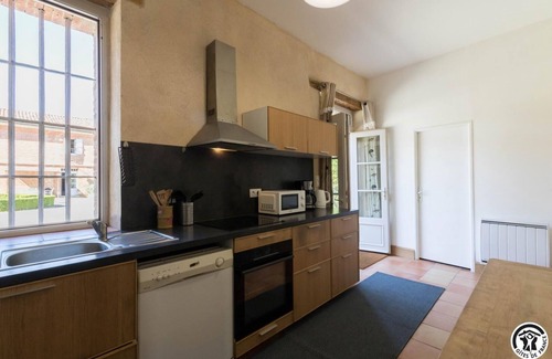 Dremil-Lafage Other | Les Loriots and La Muguette