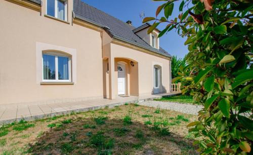 Saint-Julien-les-Villas House | Les lys