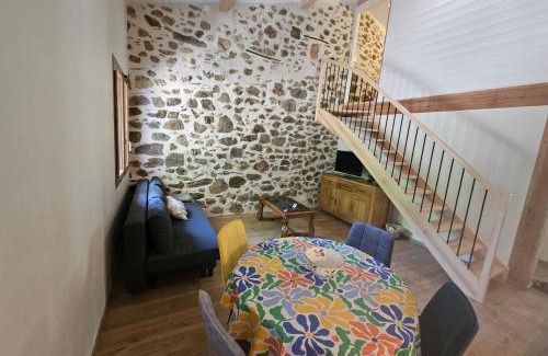 Saint-Jean-de-Bueges Apartment | Les mûriers de Rose