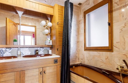 La Plagne-Tarentaise House | Les Marm'hôtes - Chamois room - 3 pers. - Family guest house