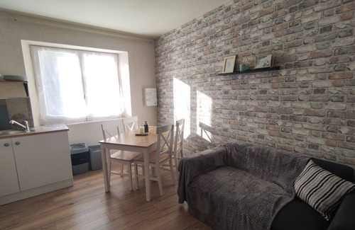 Saint-Amand-sur-Sevre Apartment | Les Meublés de Louis Marie Là-haut Proche du Puy du Fou