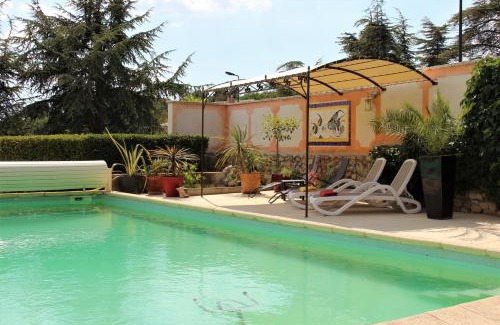 Rustrel Bed & Breakfast | Les Moineaux