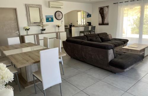 Sainte-Maxime Apartment | Les Néfliers