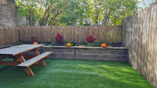 Oelleville House | Les Pierres du Bonheur Meublé Tourisme 3 étoiles