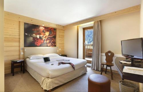 Mieussy Hotel | Les Roches 1500