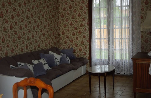 Bergerac House | "Les Roses Trémières" Dordogne, close to swimming, hiking and shops