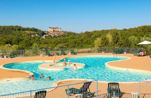 Hautefort House | Les SOURCES Comfort Panoramic terrace, SPA, Swimming pool, Fishing pond, Jacuzzi.