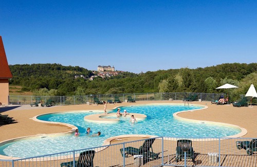 Hautefort House | Les SOURCES "VIP Softail" panoramic terrace, SPA, swimming pool, fishing pond.