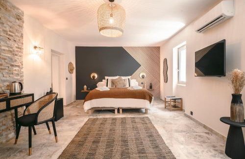 Cucuron Hotel | Les Suites de l'Étang
