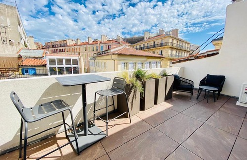 Hotel-de-Ville Apartment | LES TOITS DU VIEUX-PORT