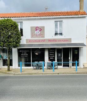 Vaire Hotel | LES VOYAGEURS - Vairé