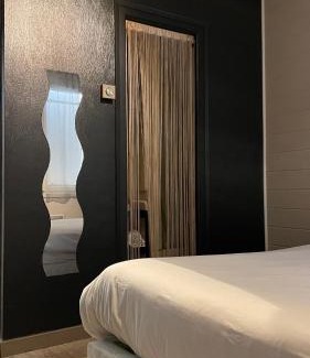 Vaire Hotel | LES VOYAGEURS - Vairé