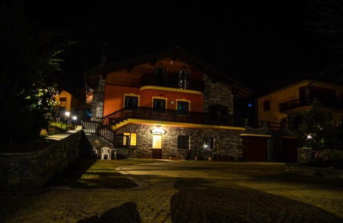 Verrayes House | Les Vrais Rayons