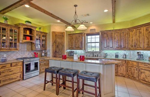 Weston House | Less Than 3 Mi to Texas Tulips Pilot Point Home with Patio