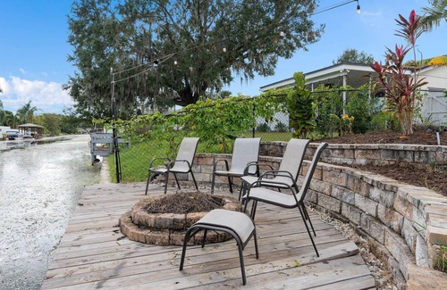 Catalina House | Let’s go Retro - Waterfront Pool & Hottub w/dock