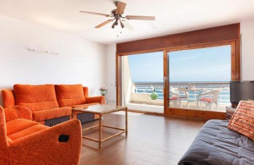 Tossa de Mar Apartment | LETS HOLIDAYS Apartment sea views on the beach 3