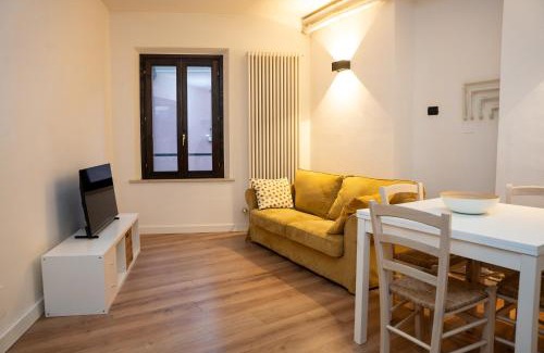 Centro Urbano Apartment | LHE Black Rose